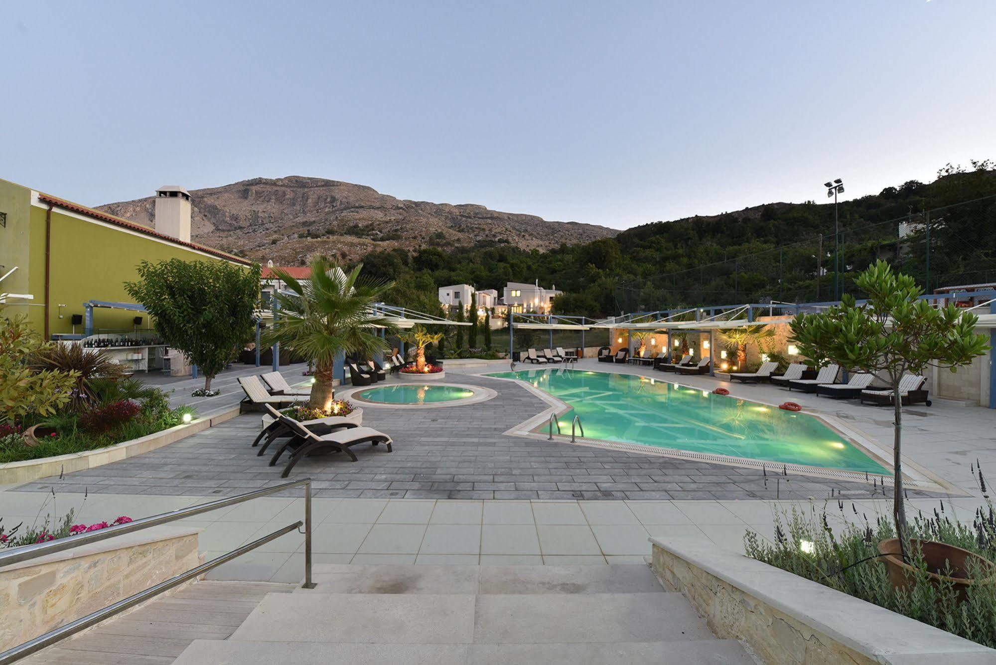 Alexander Mountain 3* Yerakárion
