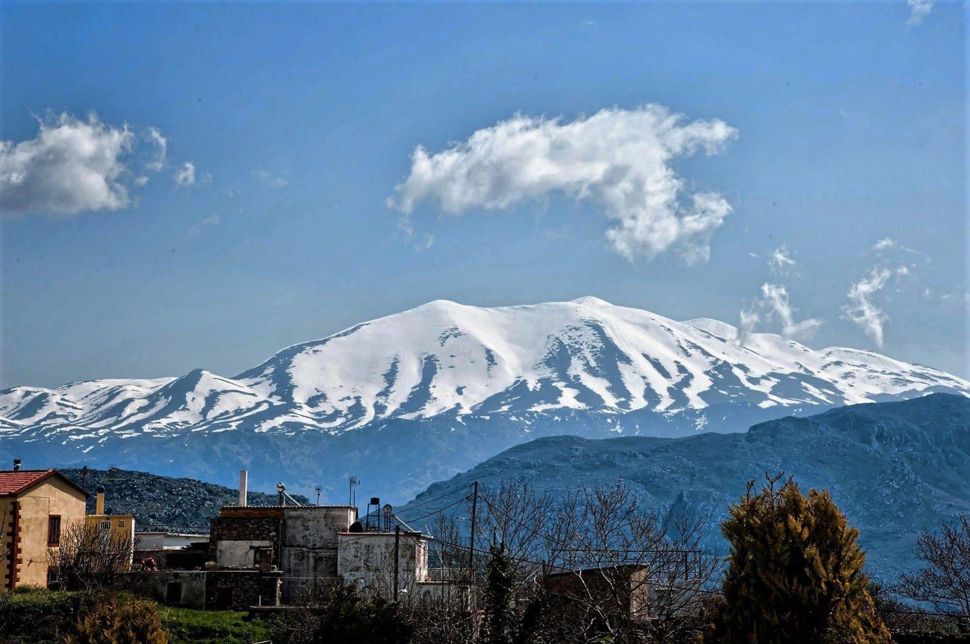Alexander Mountain Hotel Yerakárion