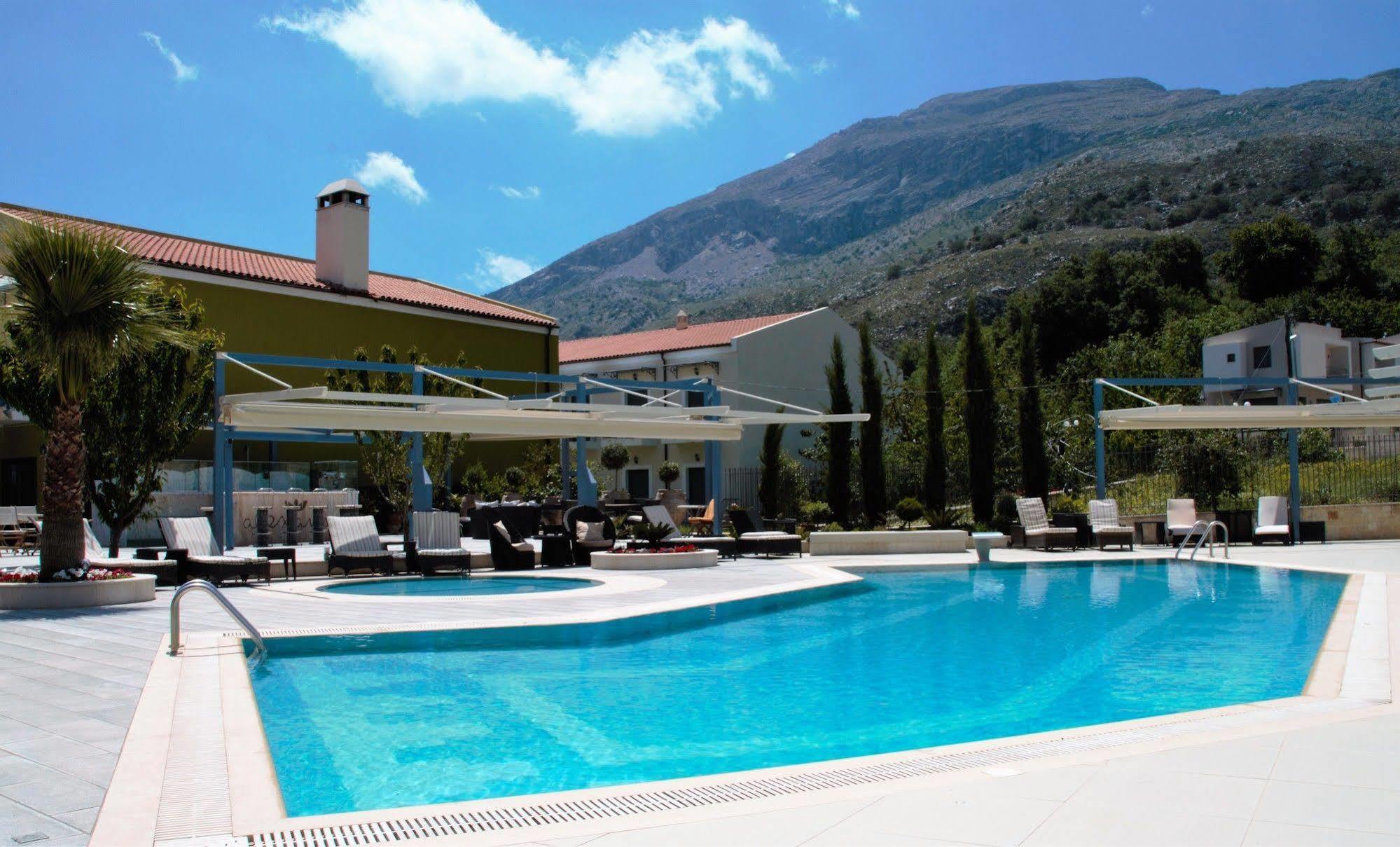 酒店 Alexander Mountain Resort Yerakarion