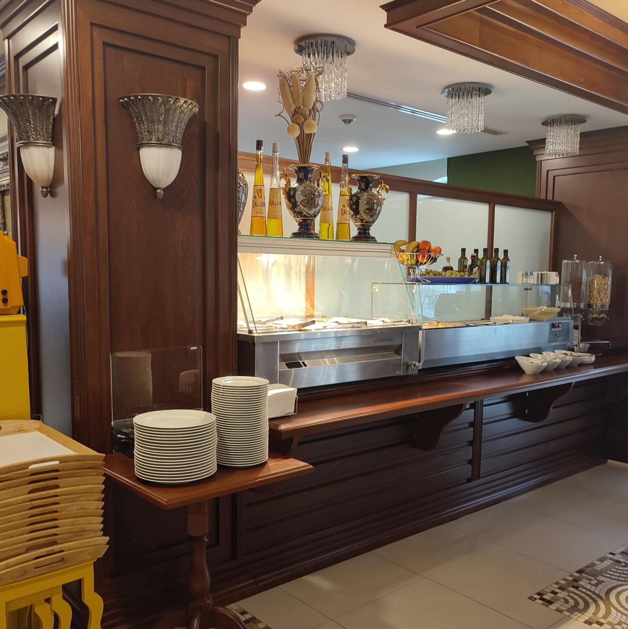 Alexander Mountain Resort Hotel Yerakarion